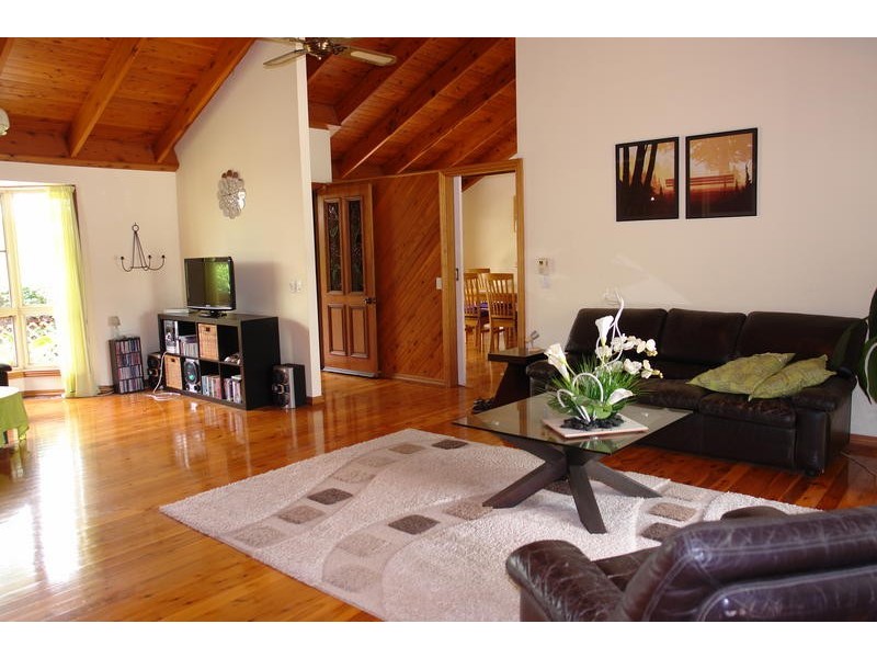 17 Wandoo Ct, Karana Downs QLD 4306